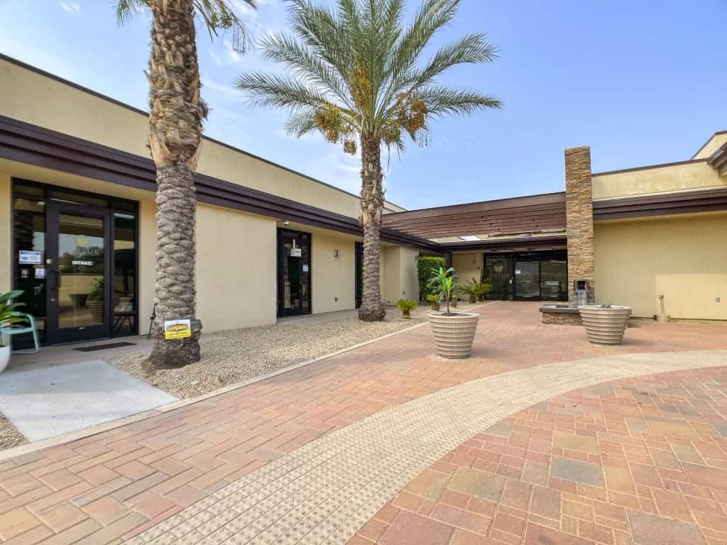 Outside entry of Sun City West Virtue Recovery Center