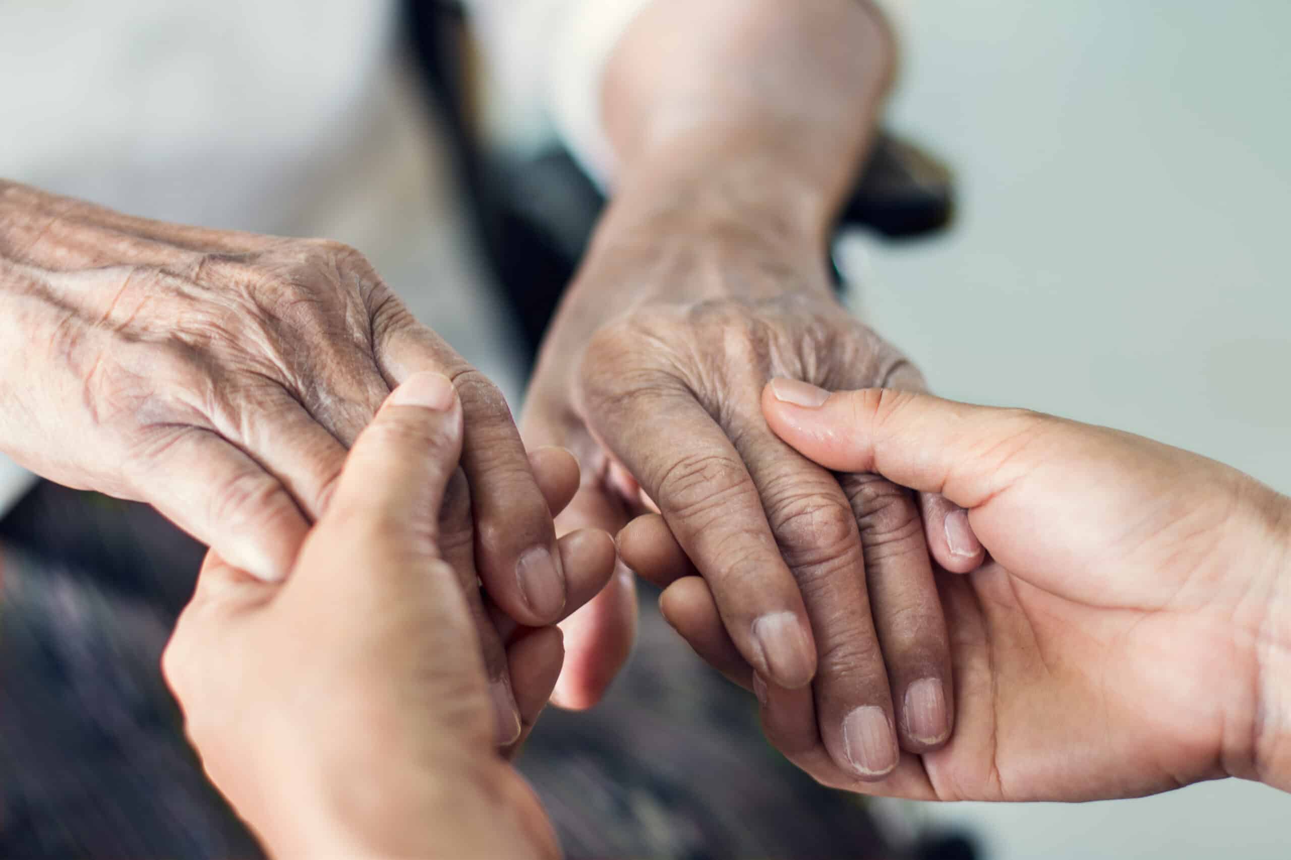 Living with an Addict: How to Deal with an Addicted Parent