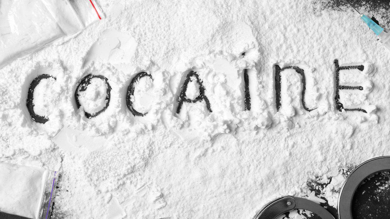 Cocaine Addiction: Symptoms, Signs and Treatment