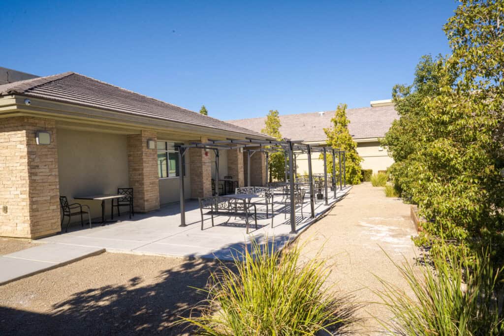  Las Vegas Robindale Detox Center Outside Area