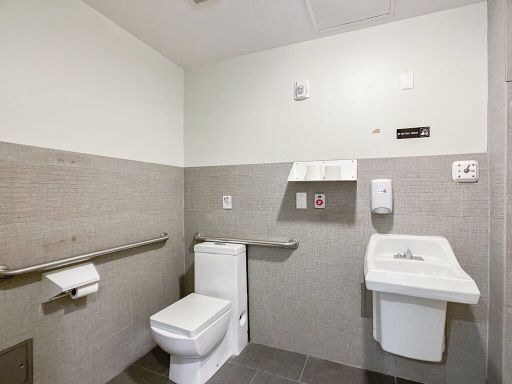  Virtue Recovery Center Sun City West Detox Bathroom