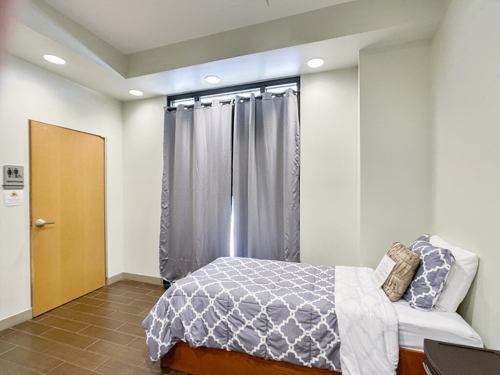  Virtue Recovery Center Sun City West Detox Bedroom