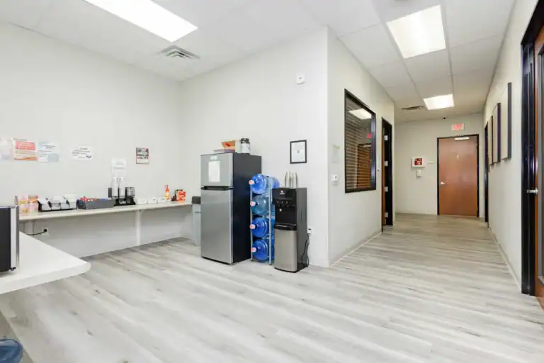 2585 Montessouri-11